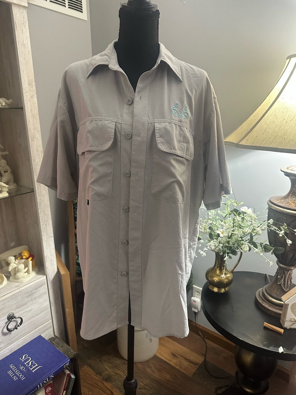 Realtree Fishing Men's Casual Button-Down Shirt — Gray